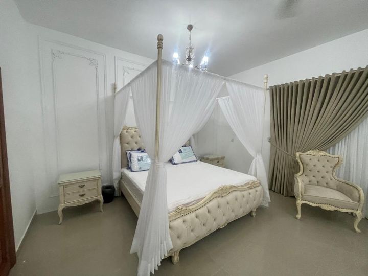Classic Bedroom Suite photo 3