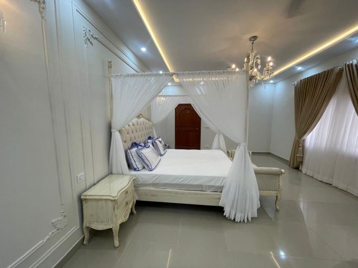 Classic Bedroom Suite photo 7