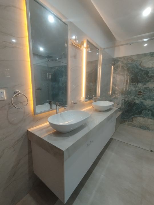 Luxury Washroom photo 2