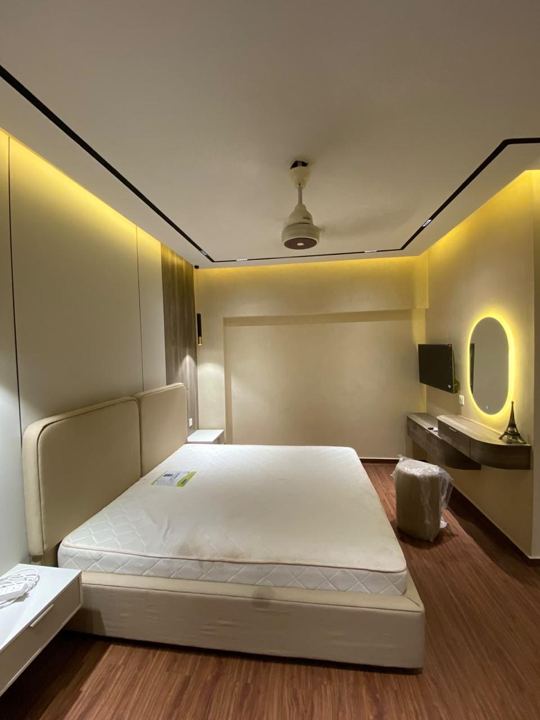 Modern Bedroom photo 4